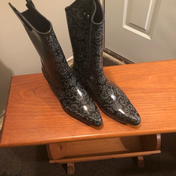 Capelli New York Black And Grey Rubber Cowboy Rainboots - Picture 2 of 4